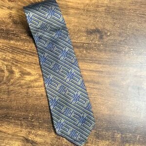 Calvin Klein tie geometric pattern
